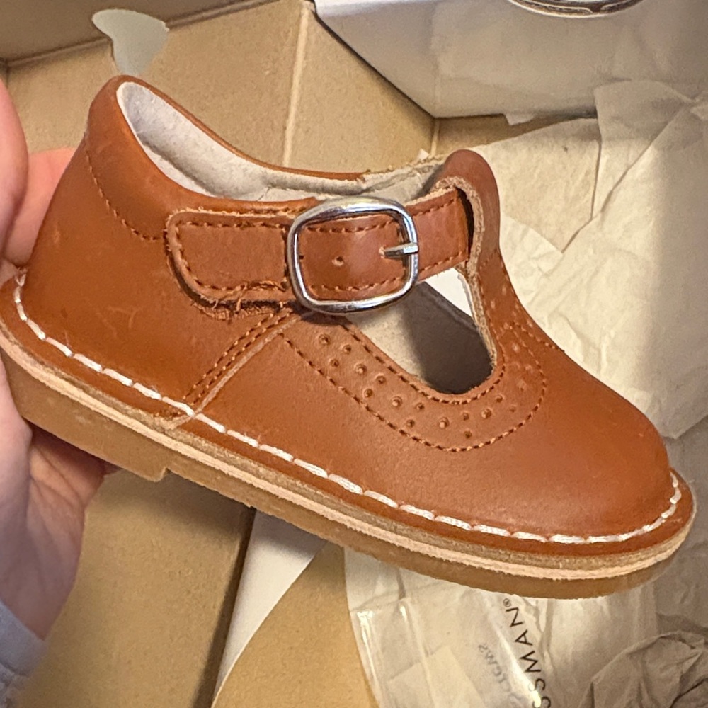 L'Amour Brown Leather T-Strap Toddler Shoe